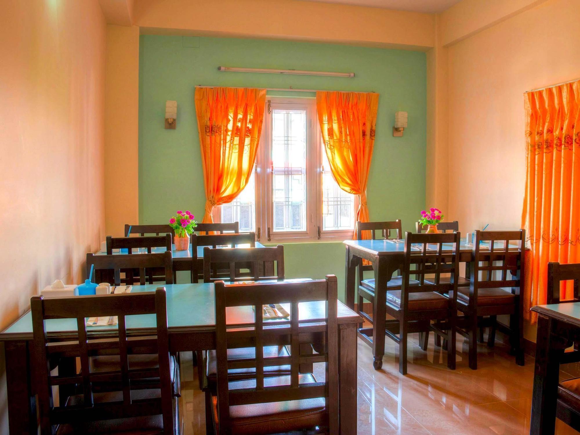 Hotel Atrium Pokhara Dış mekan fotoğraf